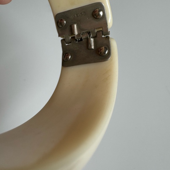 1950s Weiss Vintage Acrylic rhinestone clamper and clip ins - Picture 2 of 4